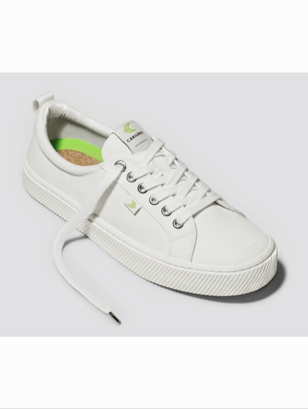 Cariuma OCA Low Top Canvas Sneaker In White Size 9.5